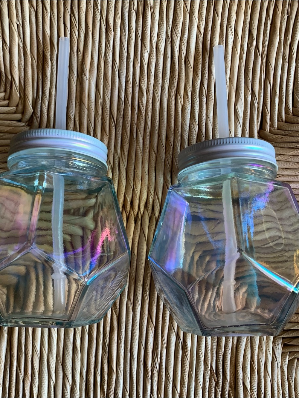 Two 20oz glass diamond tumblers